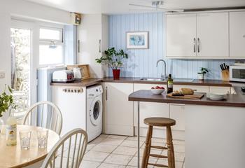 The kitchen is perfectly equipped to cook up a storm for dinner.