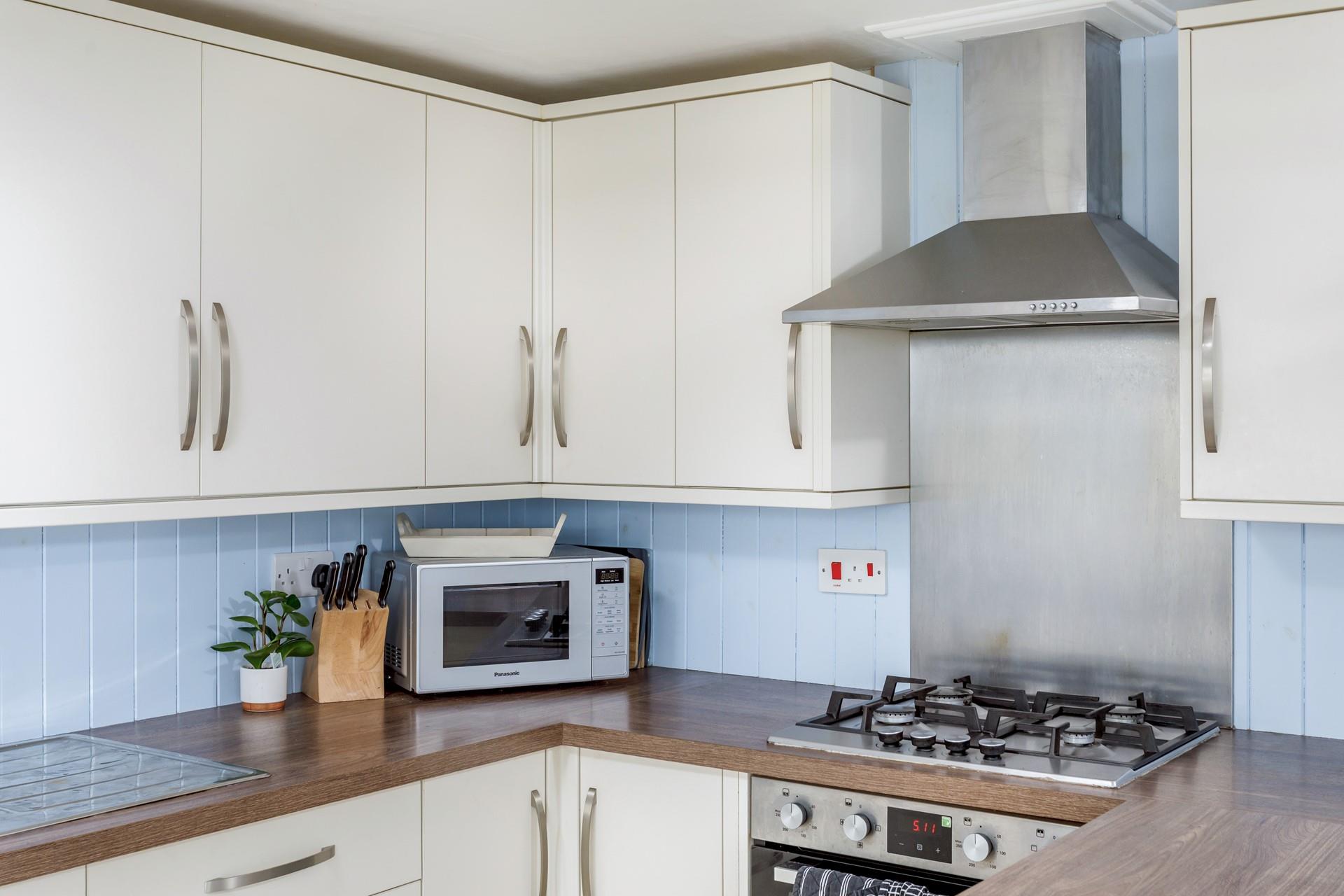 Prepare a picnic so you can spend an uninterrupted day on Summerleaze beach.