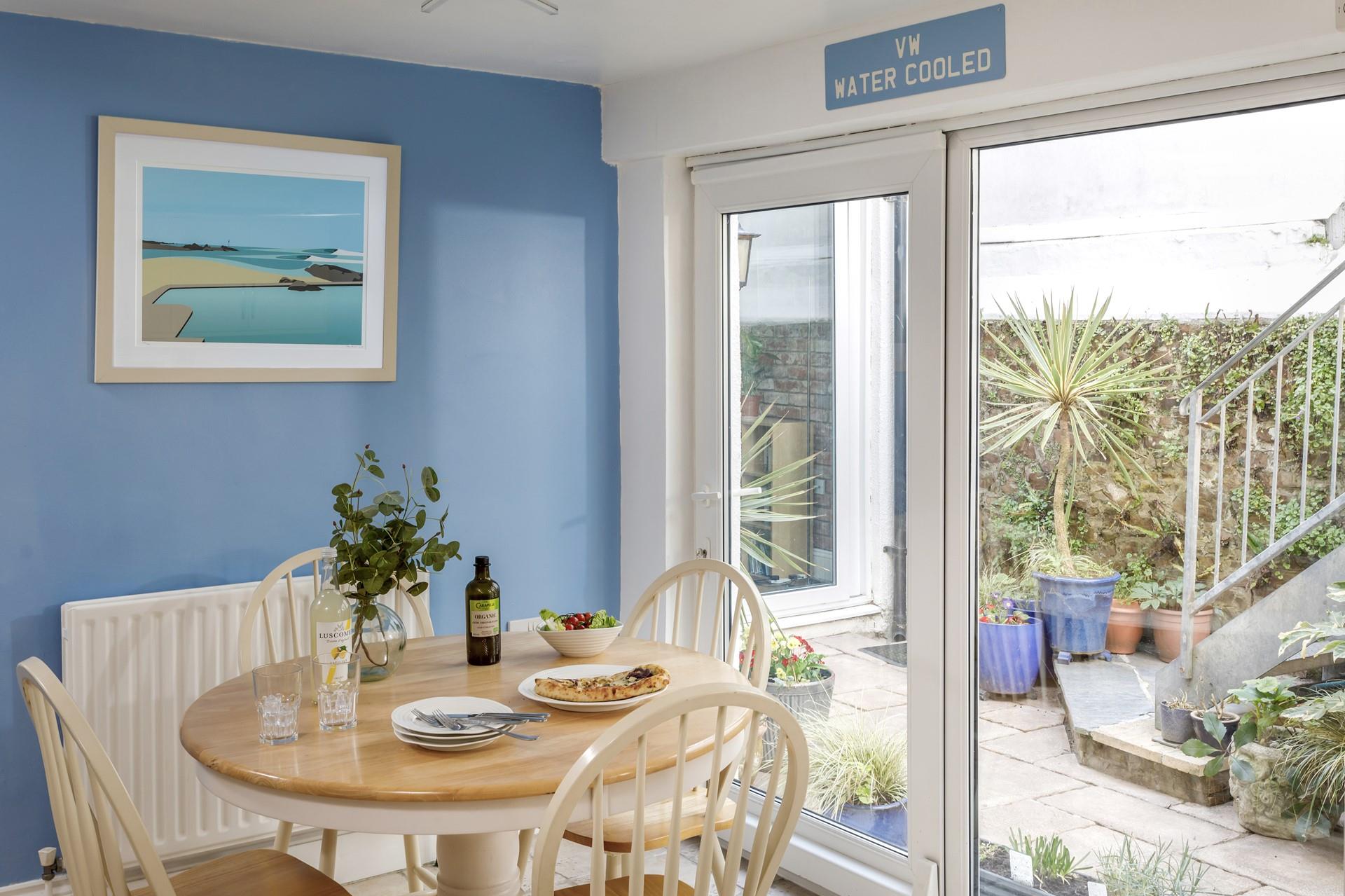 Open the patio doors to let the sunshine in whilst you enjoy breakfast.