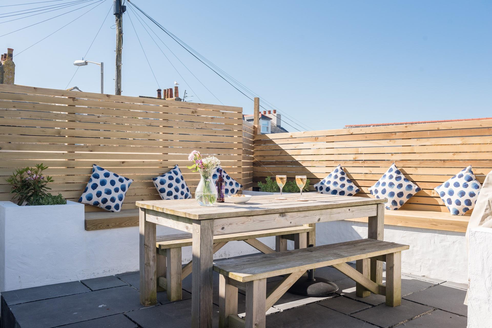 Alfresco dining at its best.