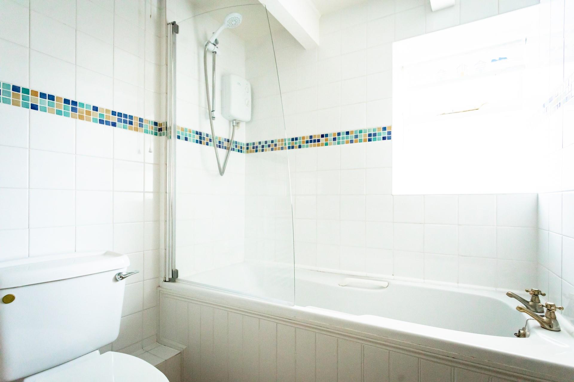 Enjoy a relaxing bubble bath at the end of the day, or have a refreshing shower to set yourself up for the day. 