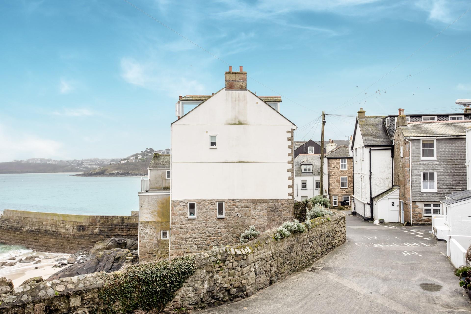 Take a stroll to the cobbled streets of Fore Street and peruse the shops.