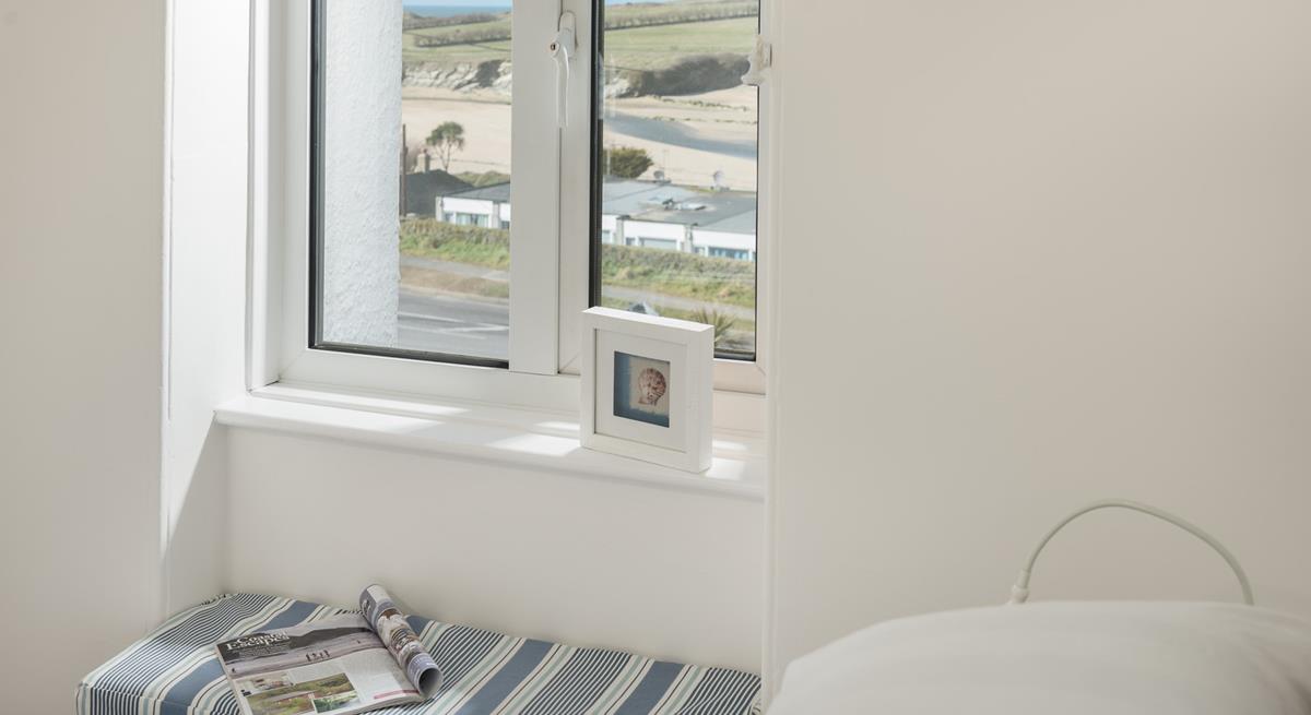 Sit in the window seat and sip on your morning coffee as you gaze out to the beach.