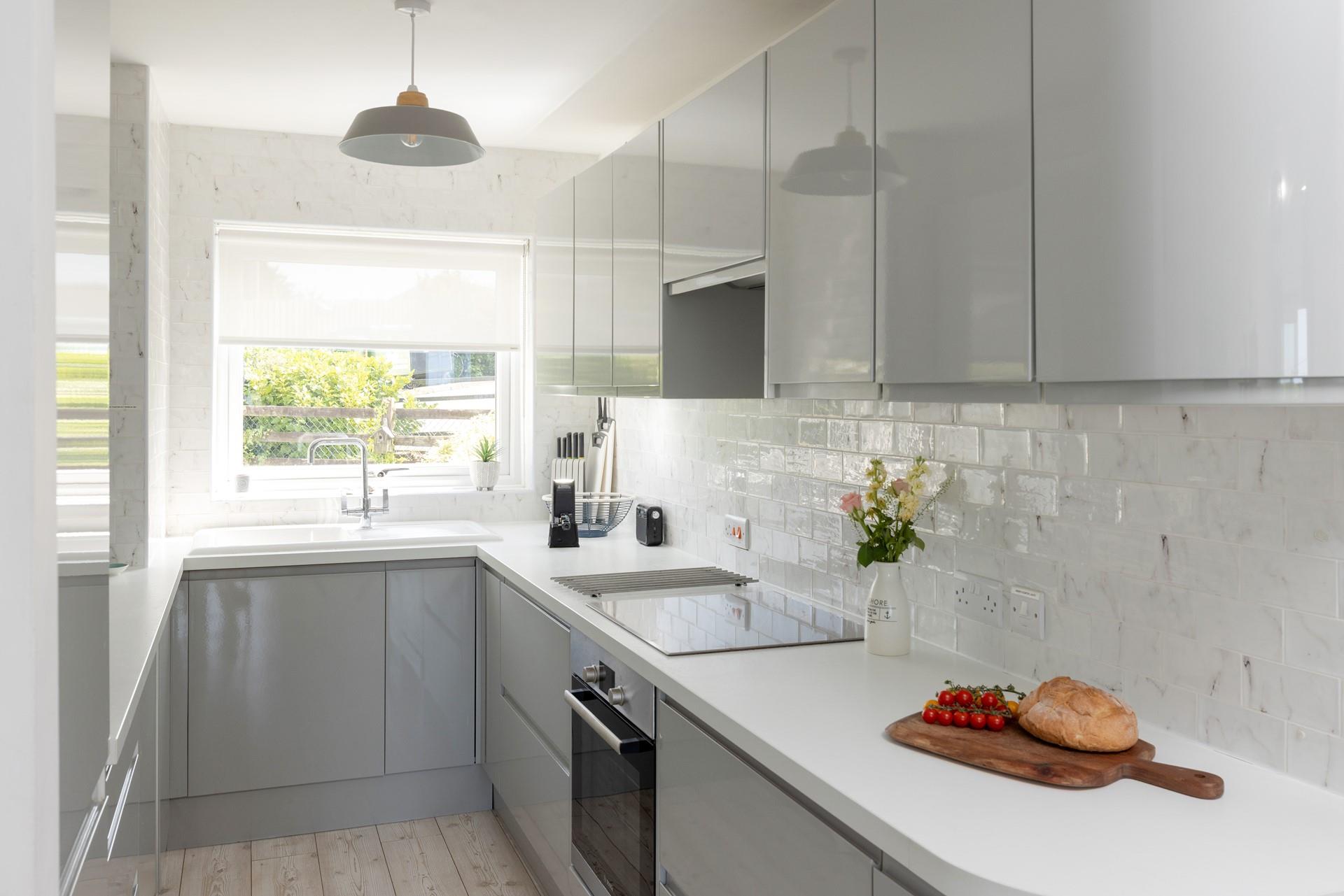 The well-equipped kitchen has everything you need for your time at Sea you soon. 