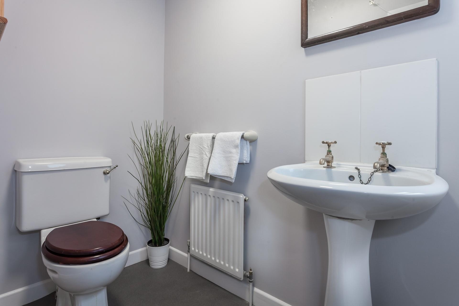 Start your day with a hot shower and then head out for the day to explore St Ives which is only 5 miles away.