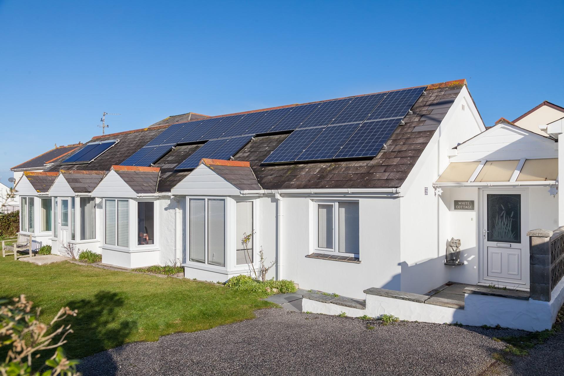 There is parking for up to 4 cars so you can explore any part of Cornwall you wish.