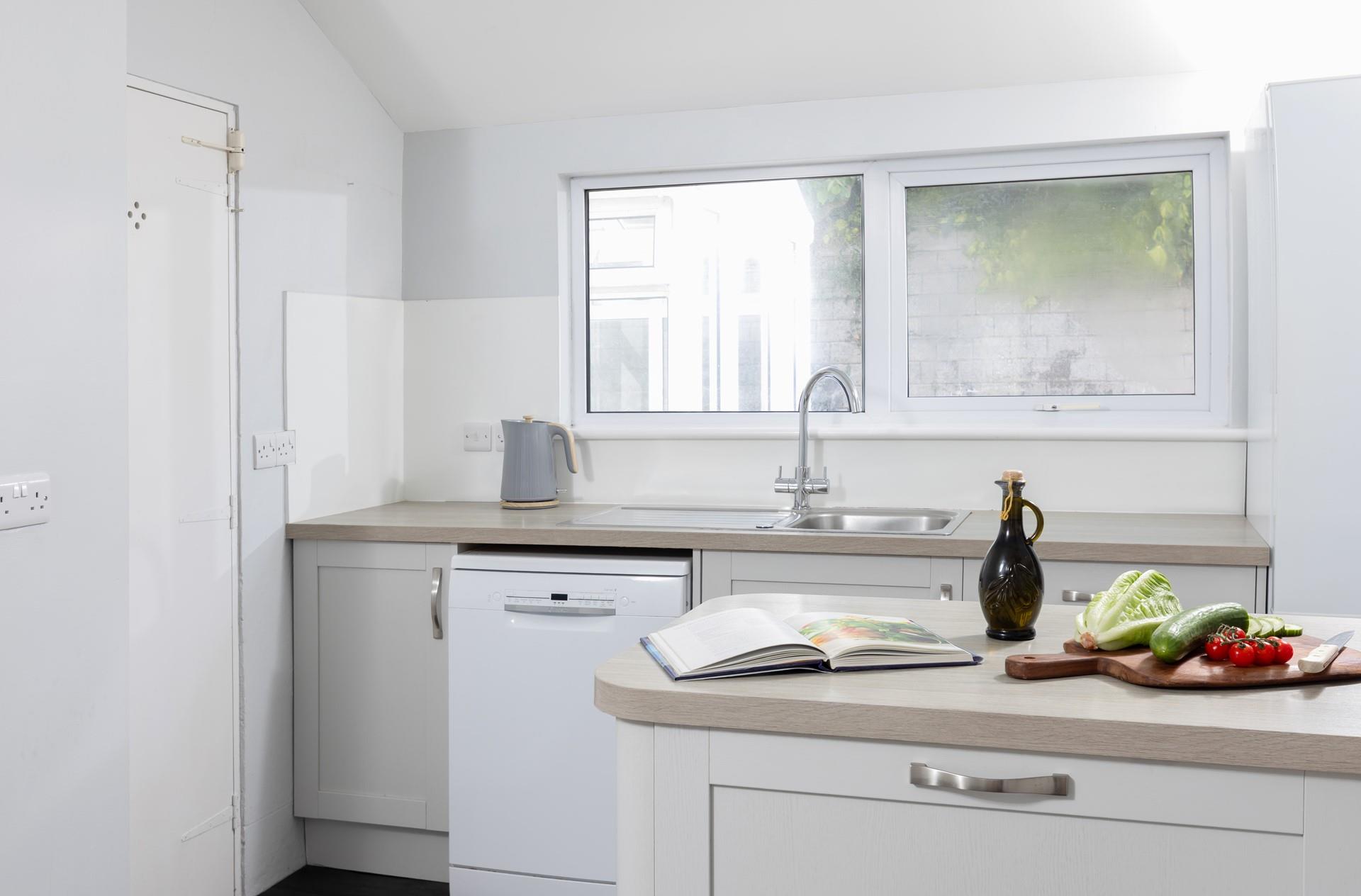Featuring all mod cons, The White Cottage is well-equipped for a relaxing stay.