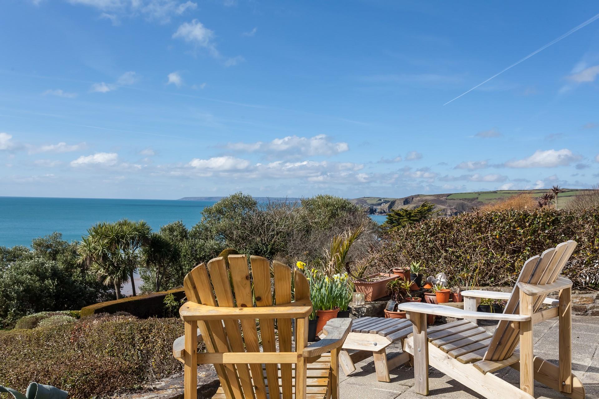 Escape the business of everyday life and enjoy the garden with nothing on the agenda but blissful relaxation!