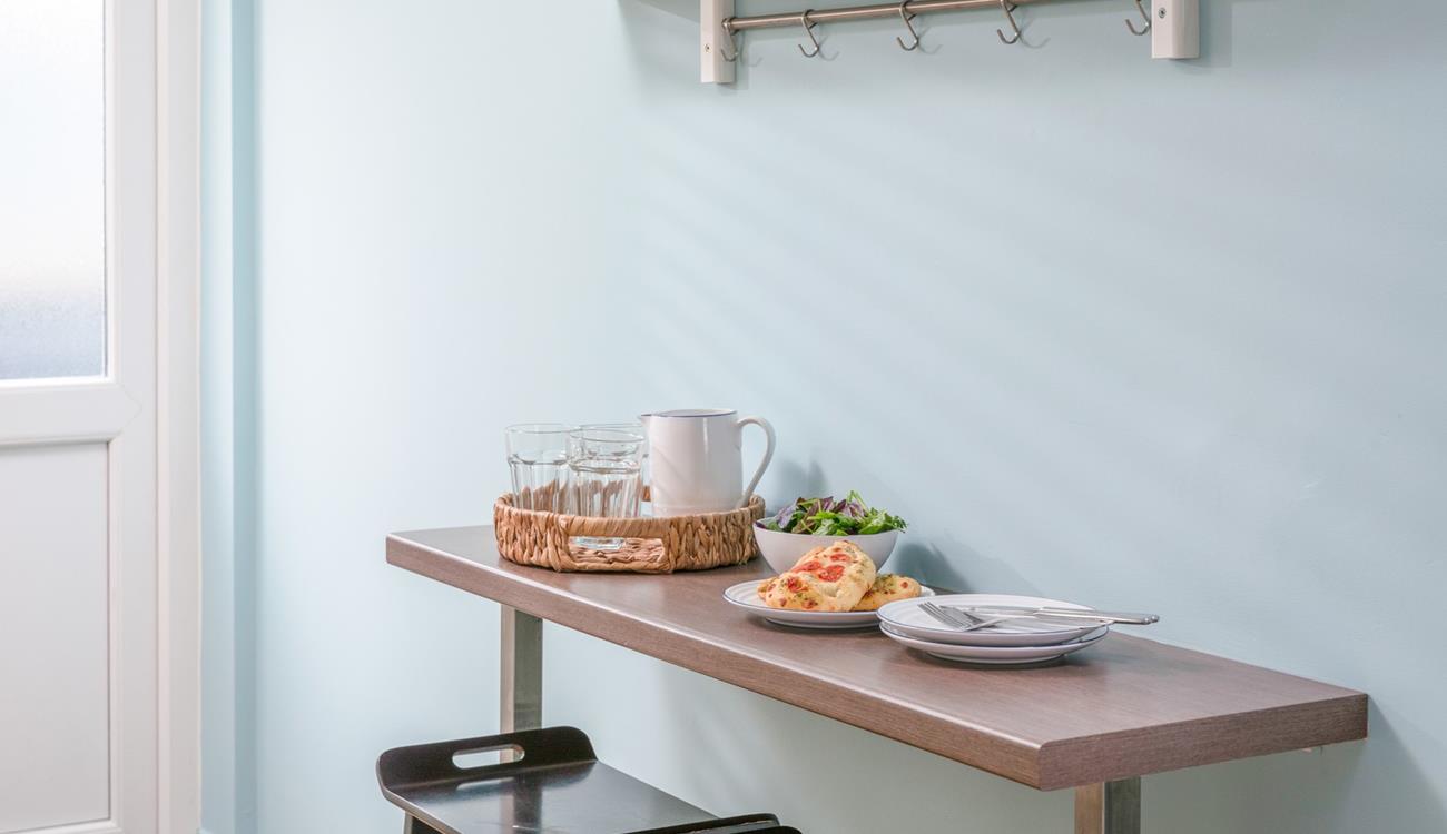 There's a handy breakfast bar in the kitchen offering extra seating.