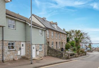 Stay in the heart of St Ives with the shoreline on your doorstep.
