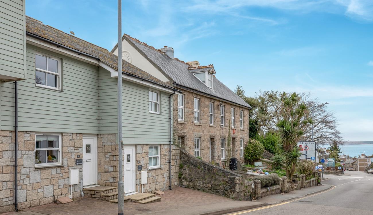 Stay in the heart of St Ives with the shoreline on your doorstep.