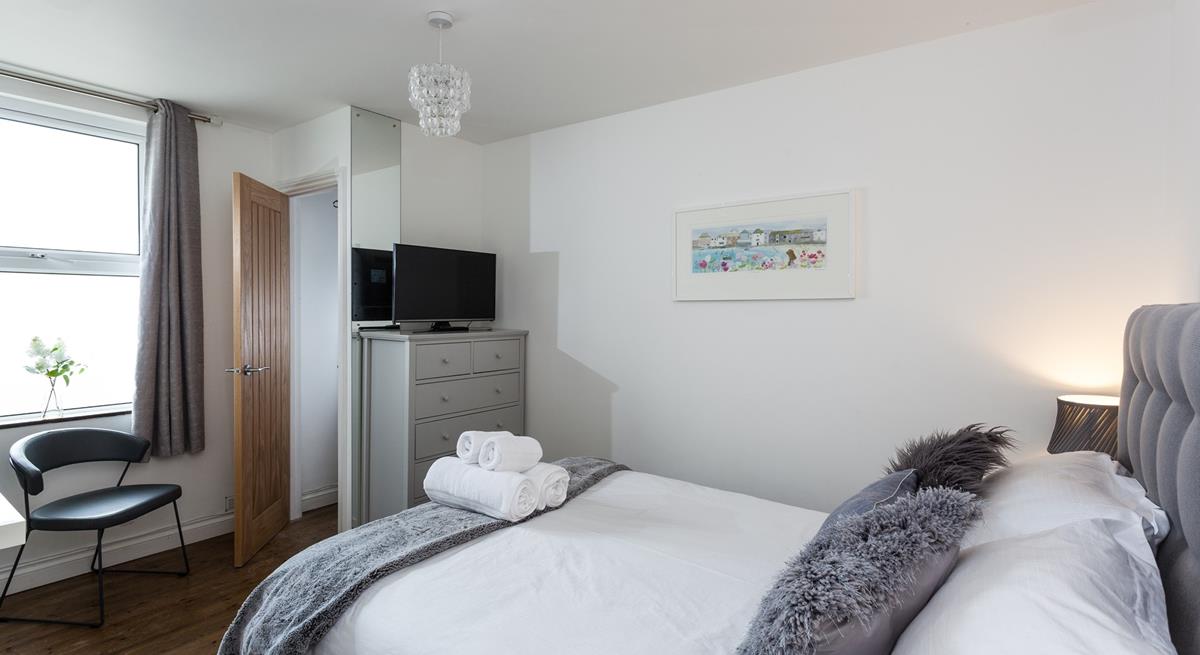 Bedroom 1 has access to Netflix and Disney + for cosy evenings.