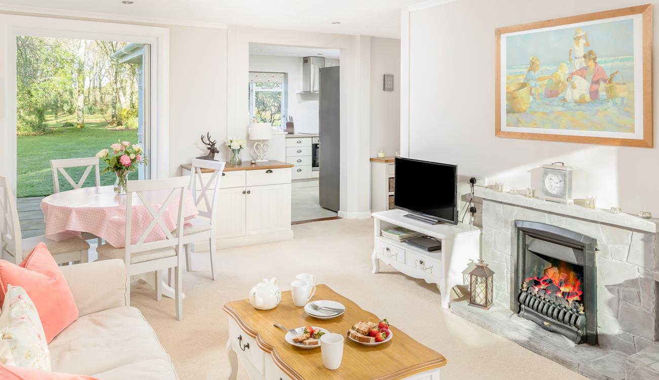 With its gas fire and cosy furnishings, the lounge is the perfect area for snuggling up in on cooler nights.