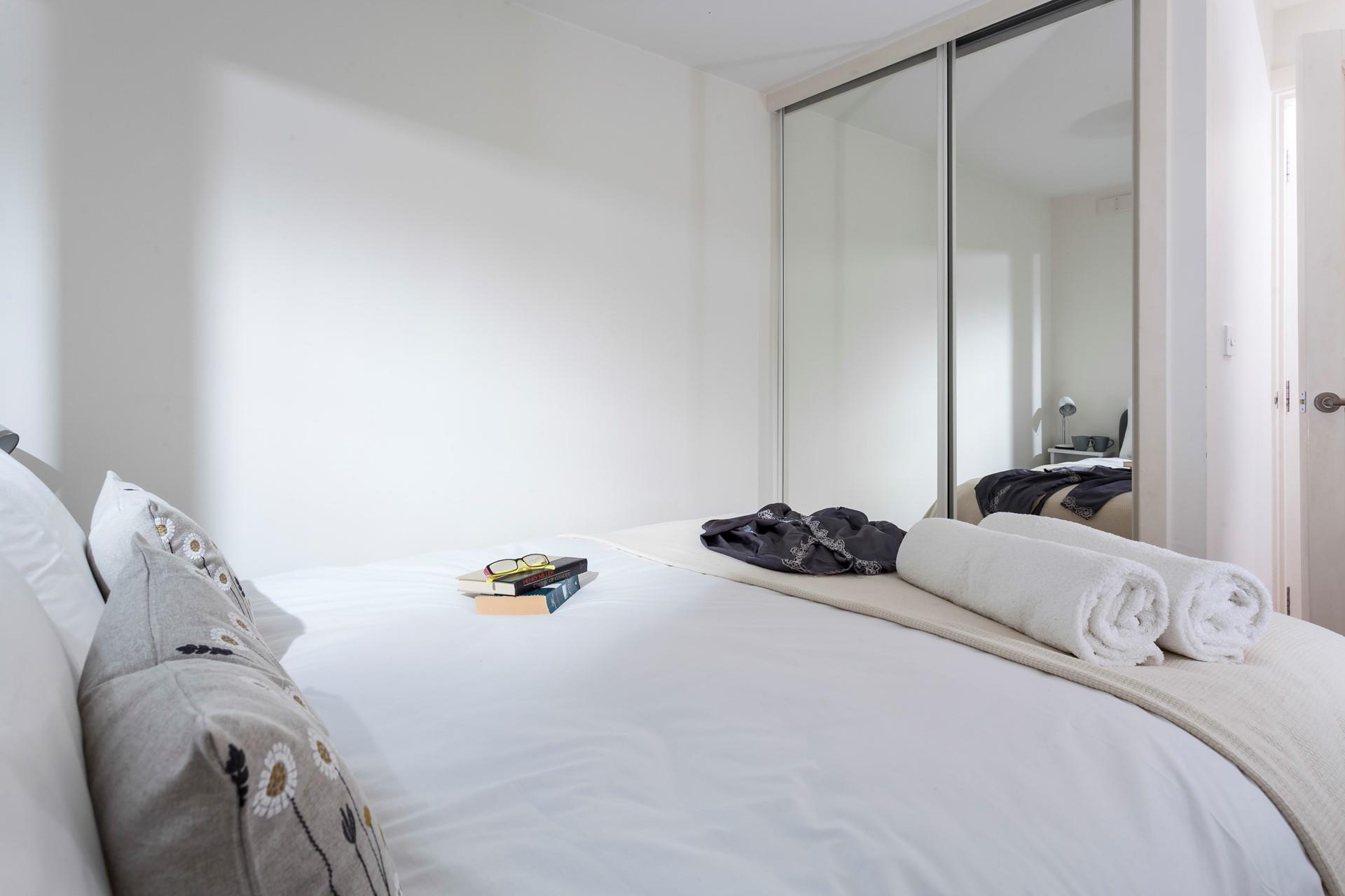 Wake up from a dreamy night's sleep and enjoy your morning cuppa in bed.