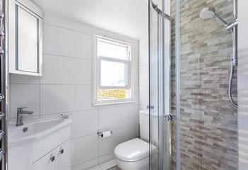 Beautifully designed, start your day with an invigorating shower or freshen up before heading out to dinner in one of St Ives' enchanting eateries. 