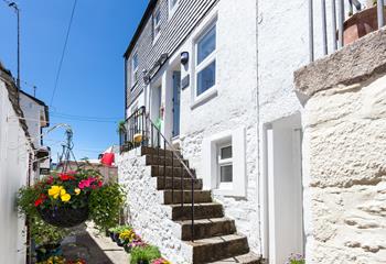 Gweggan is a former fisherman's cottage that is tucked away in the Downalong area of St Ives.