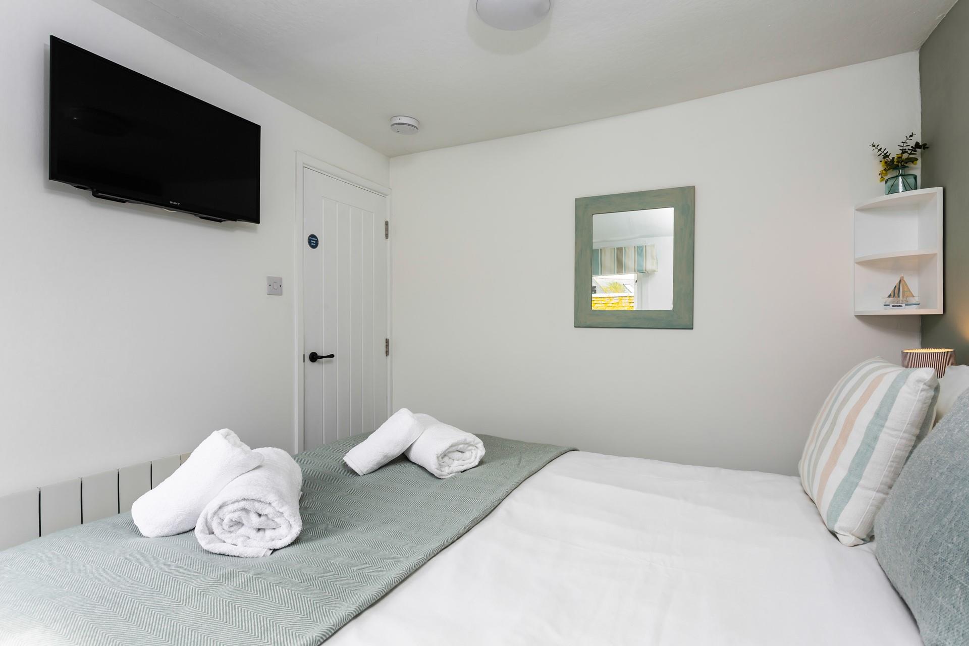 The comfortable bed combined with the property's quiet location promise to leave you rested and ready for the day ahead.