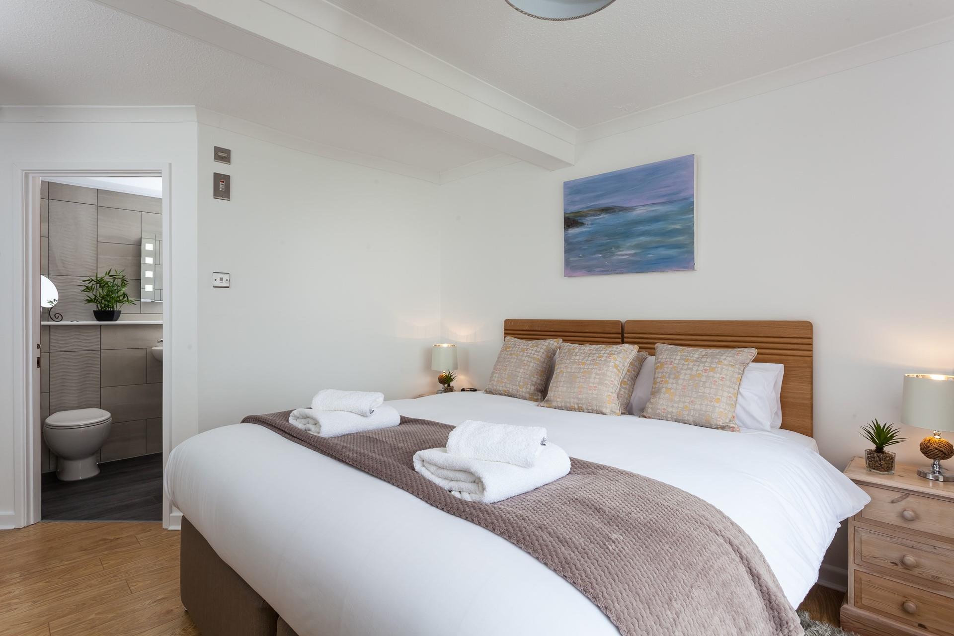 The handy en suite means everyone has the space and privacy they need to get ready for the day ahead.