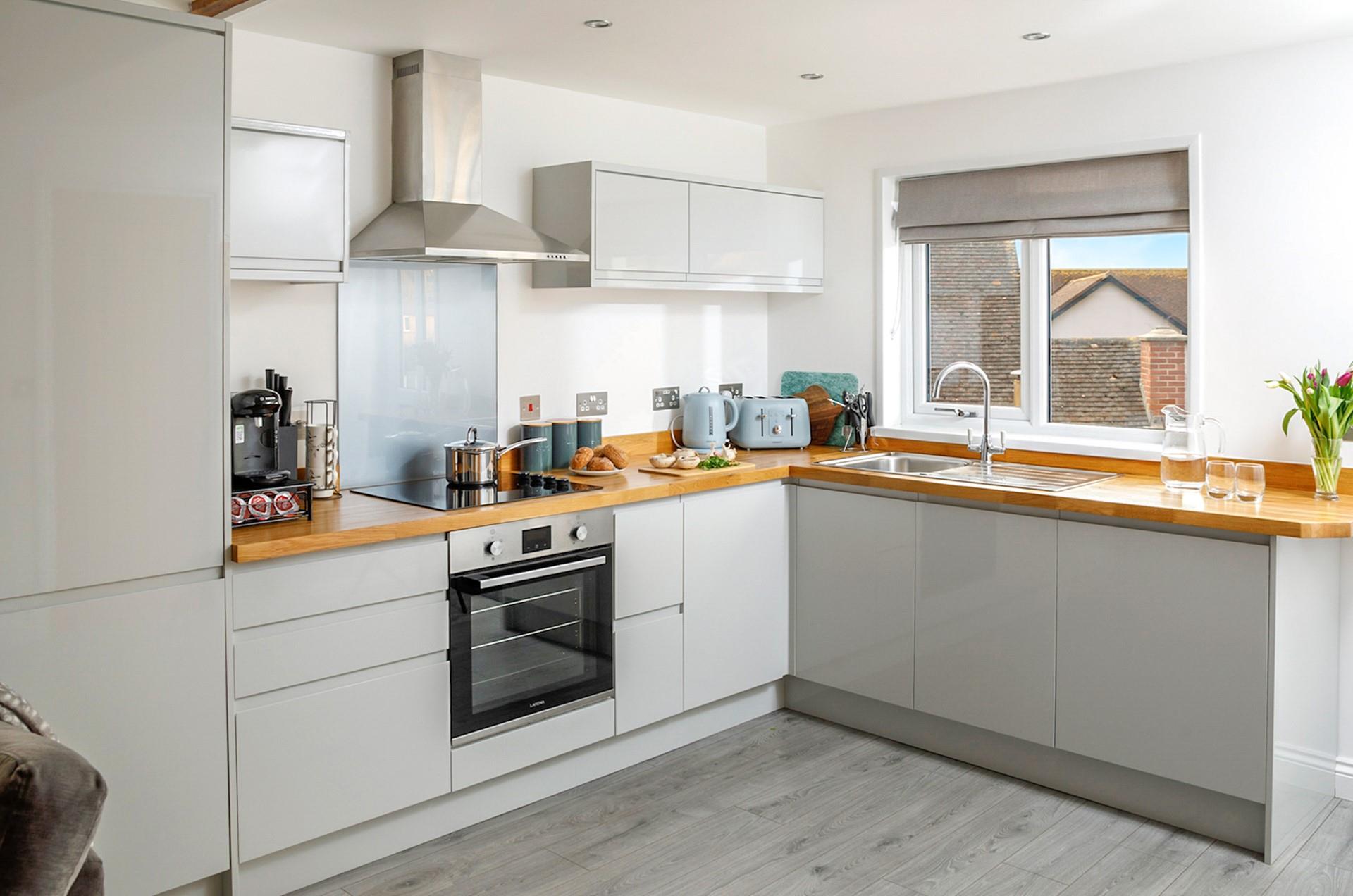 Elegant and stylish, the fully equipped kitchen has all you need to rustle up delicious suppers.