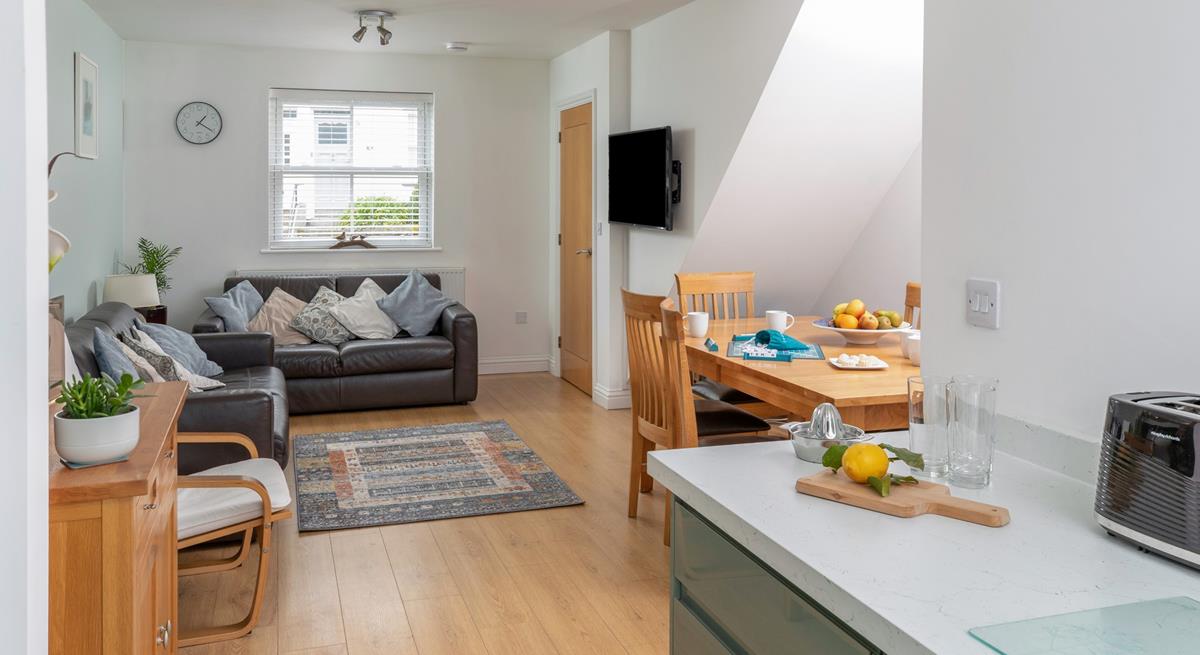 Moments from the sea, Chy Ryn is a coastal home from home!