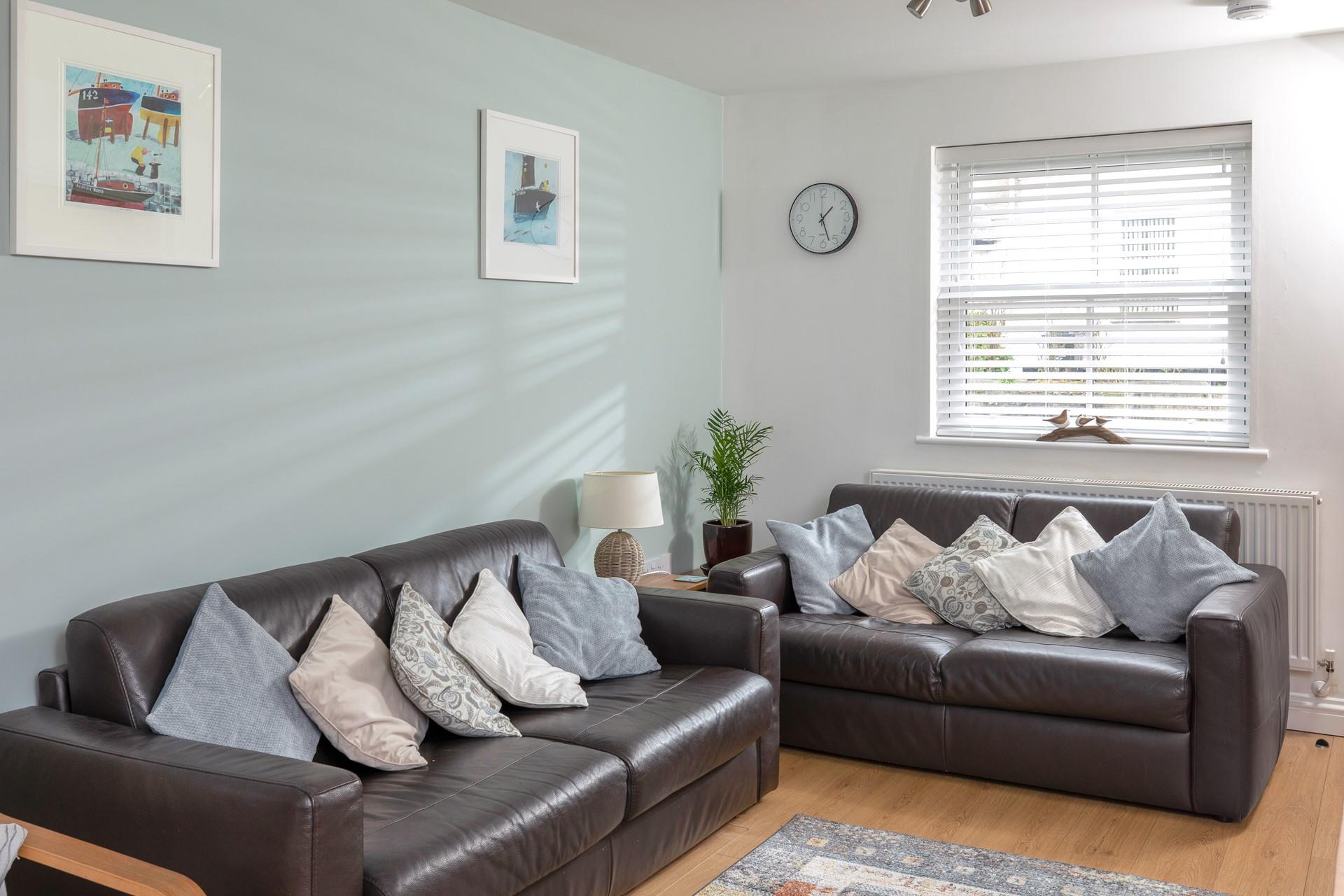 Relax in the cosy lounge after spending days exploring St Ives.