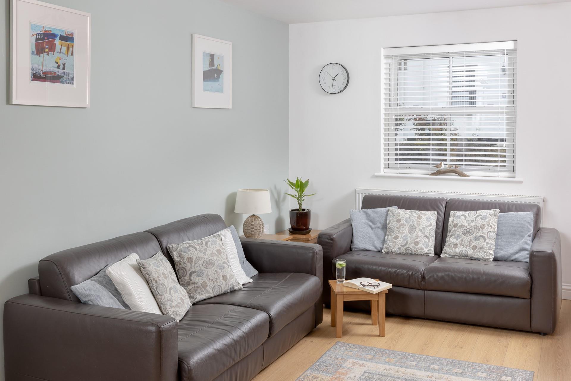 Moments from the sea, Chy Ryn is a charming home from home!