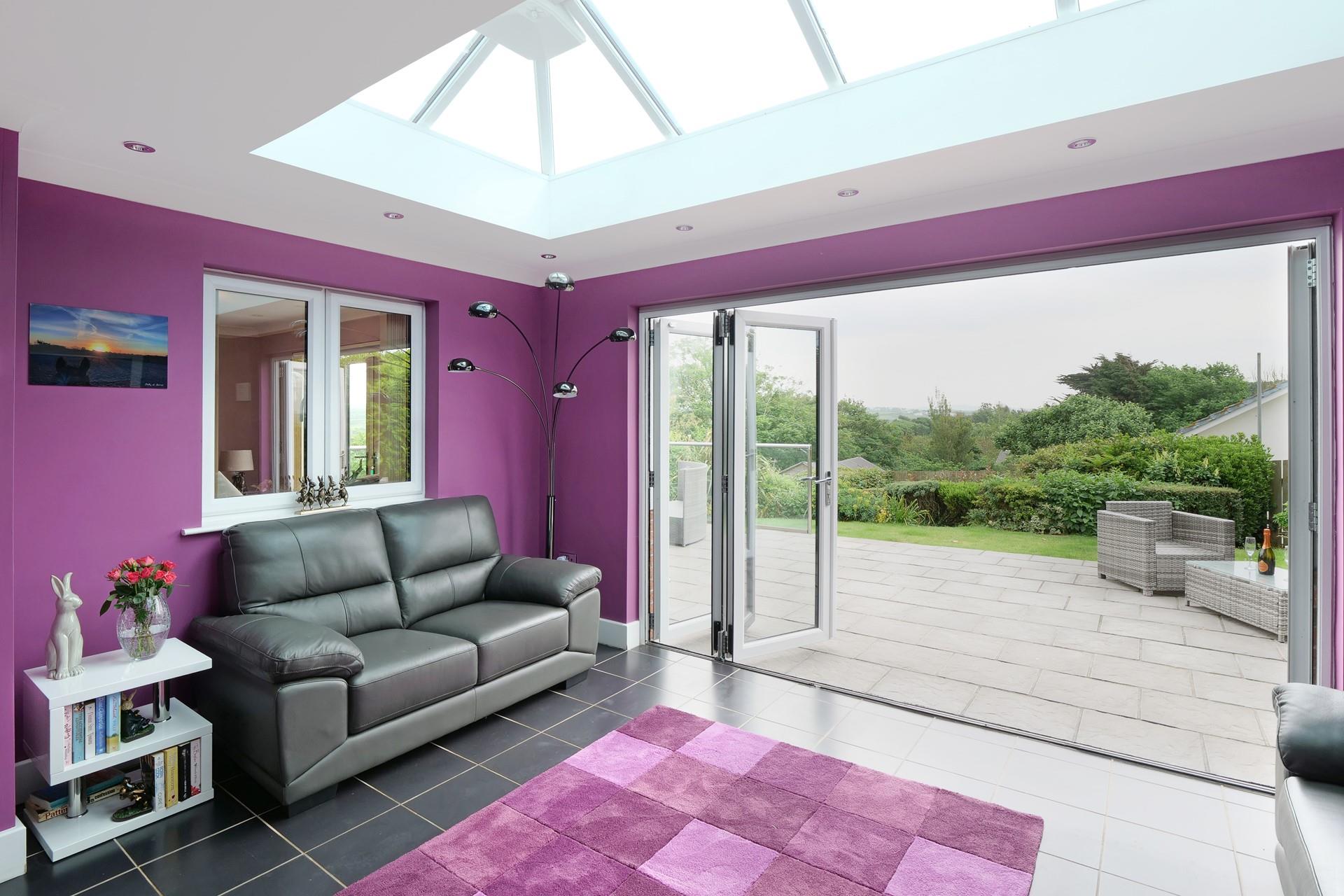 Open the bi-fold doors and let the warm summer breeze into the kitchen.