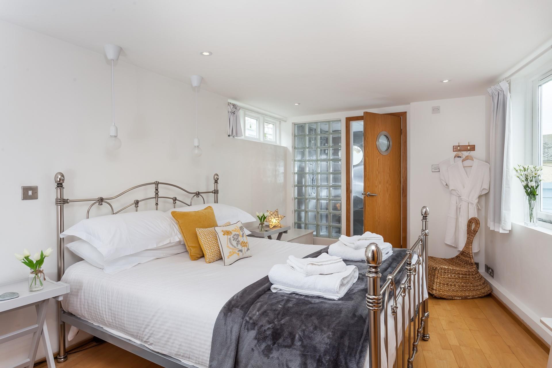 Sink into your sumptuous king size bed and enjoy a dreamy night's sleep.