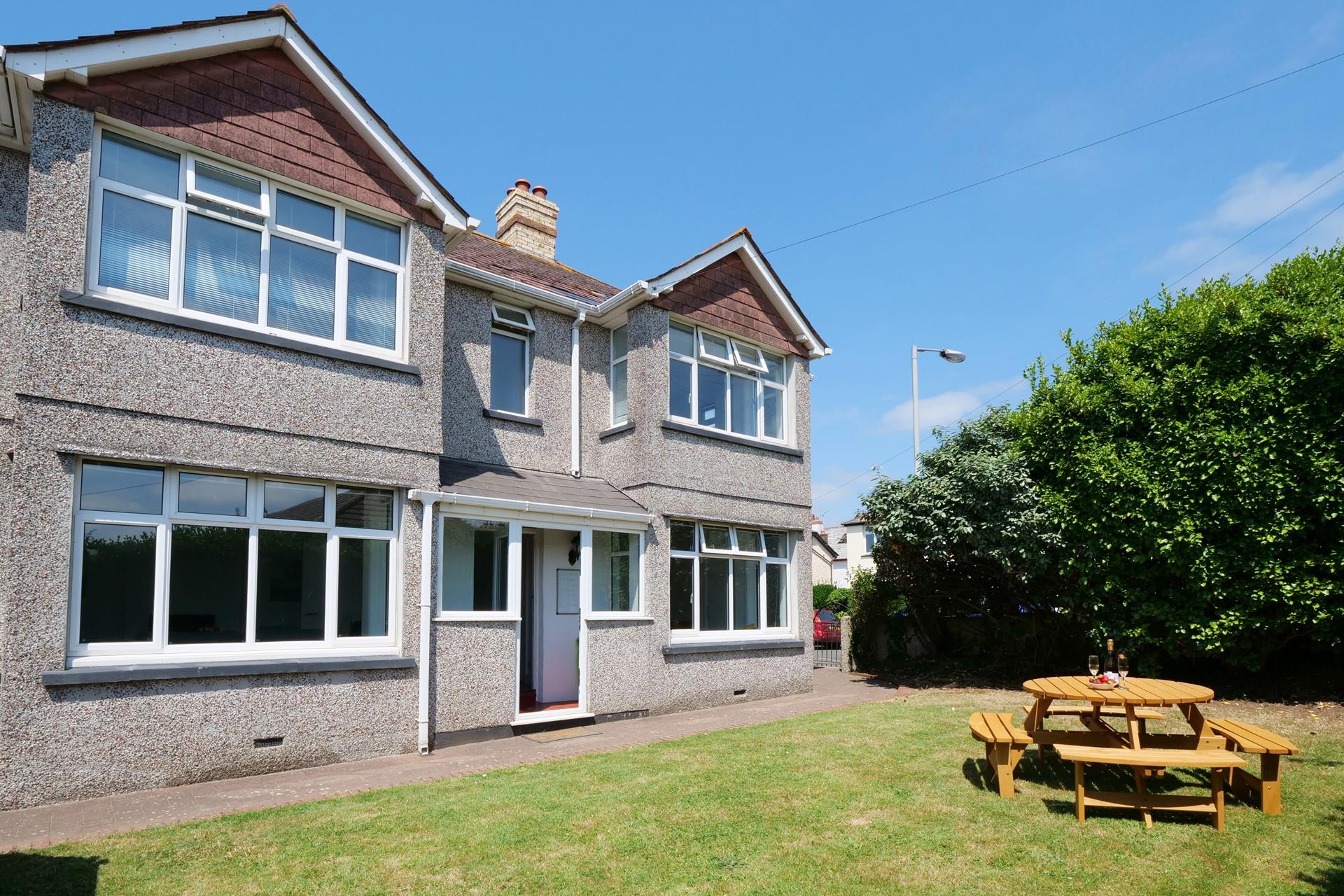 Bentleys has a large garden area, perfect for alfresco dining.