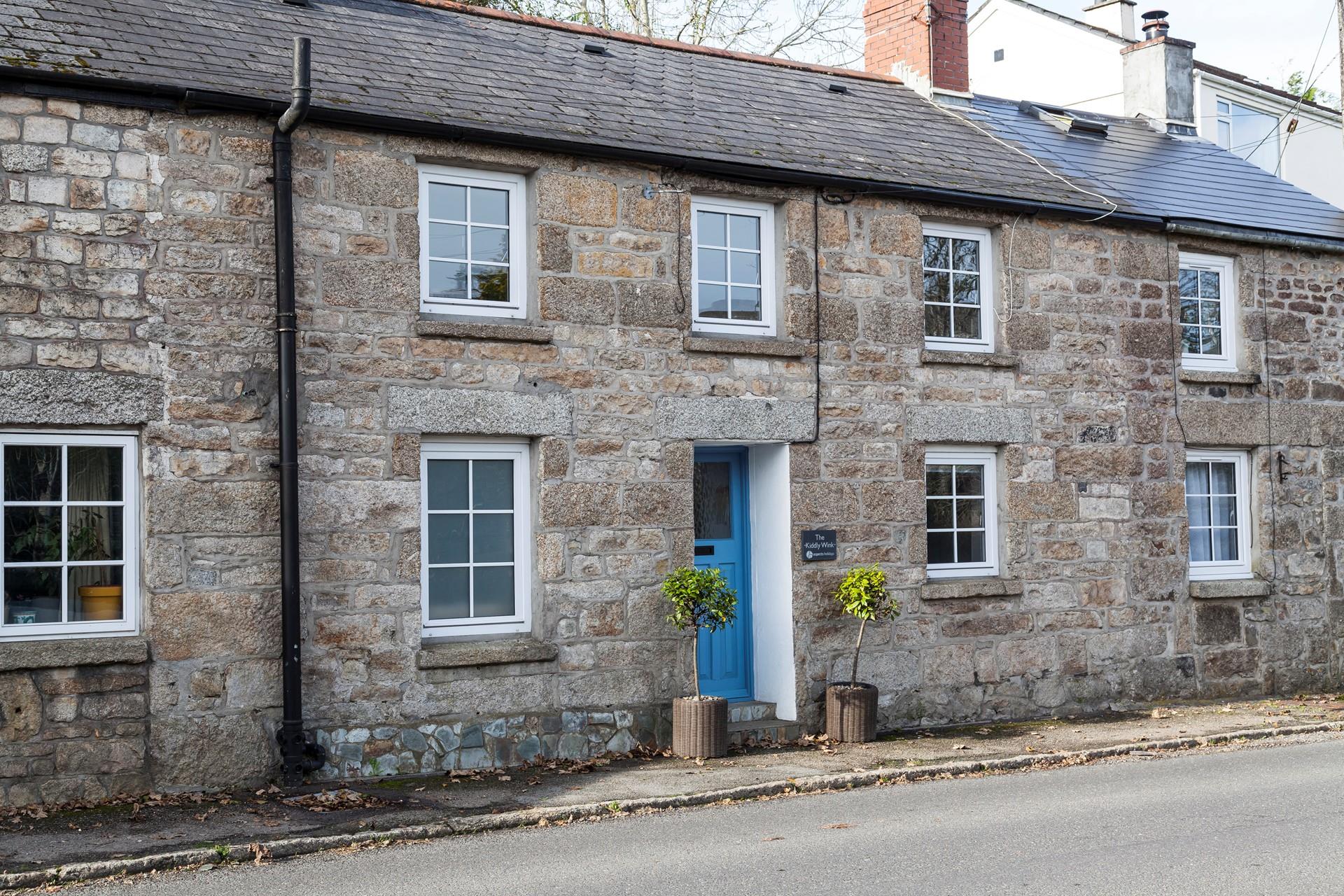 This charming cottage is in a quiet location just a short drive from St Ives and Penzance.