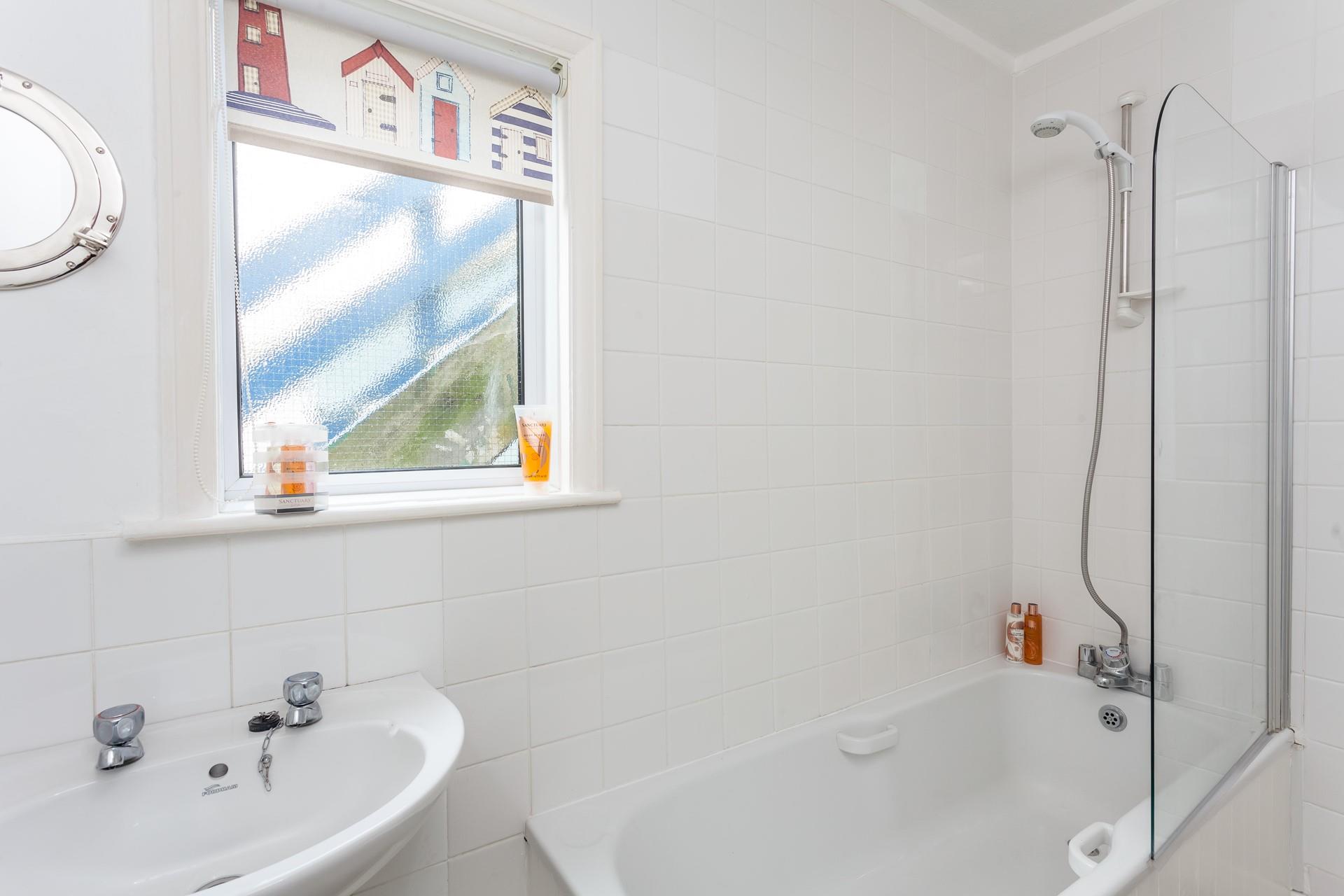 After a busy day out in St Ives, sink into a bubble bath, and relax. 