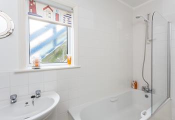 After a busy day out in St Ives, sink into a bubble bath, and relax. 