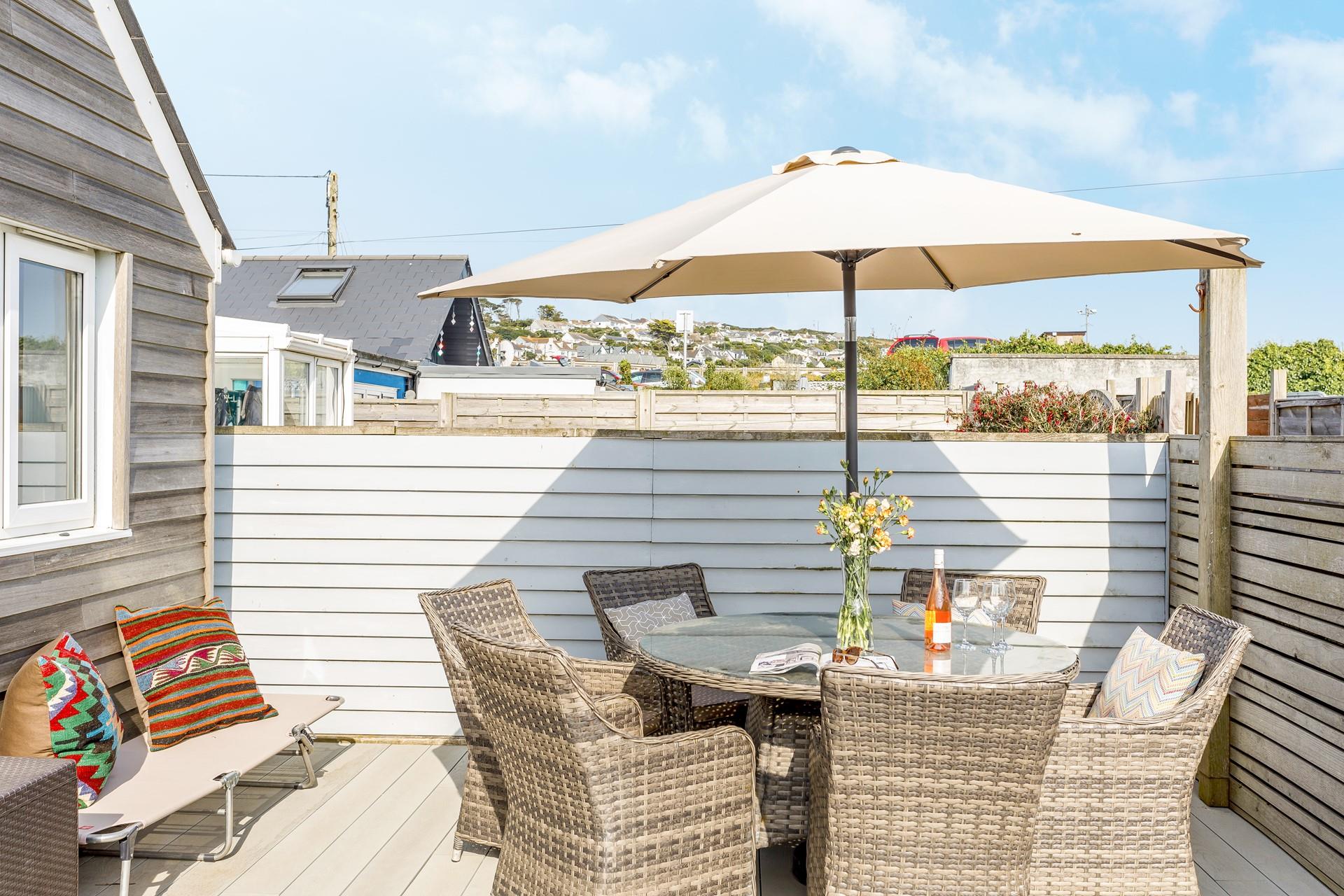 Start the day with breakfast outside in the fresh Cornish air or dine al fresco in the evenings with a glass of something chilled to hand!