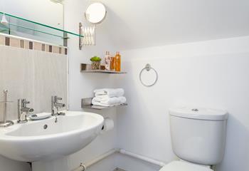 Get ready for the day in the en suite and head to explore St Ives.