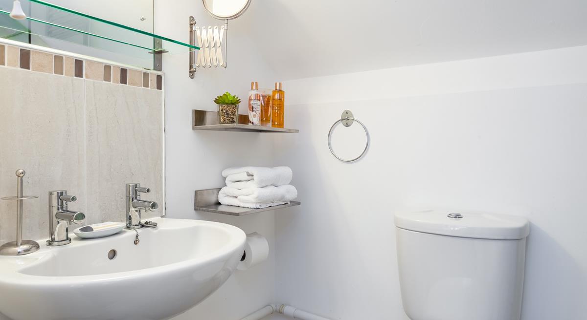 Get ready for the day in the en suite and head to explore St Ives.