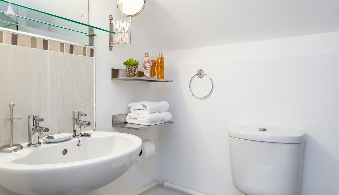 Get ready for the day in the en suite and head to explore St Ives.