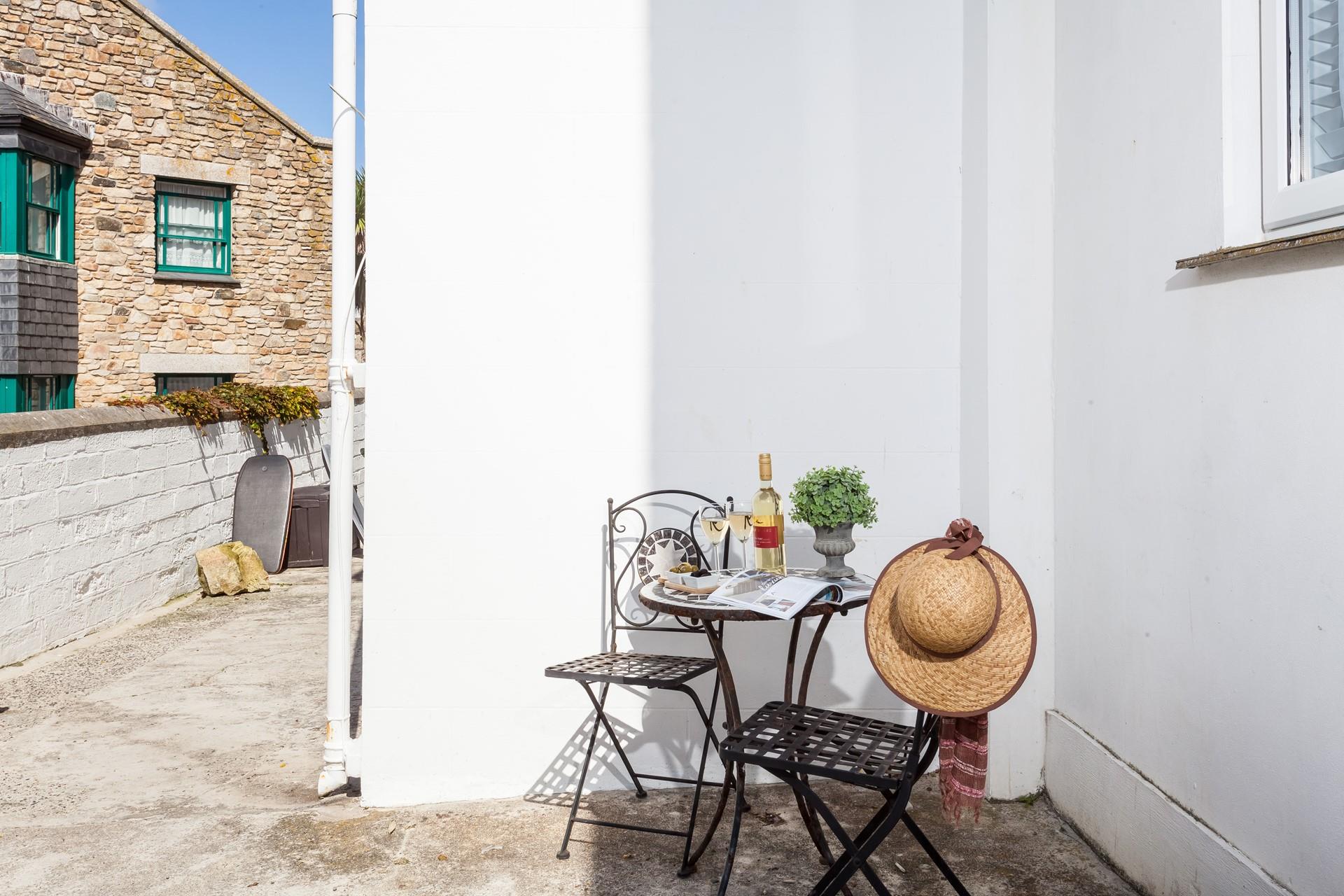This corner is a lovely spot to tuck yourself away with a good book and nothing on the agenda but blissful relaxation. 