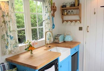 The Little Green Shepherd's Hut in Morwenstow