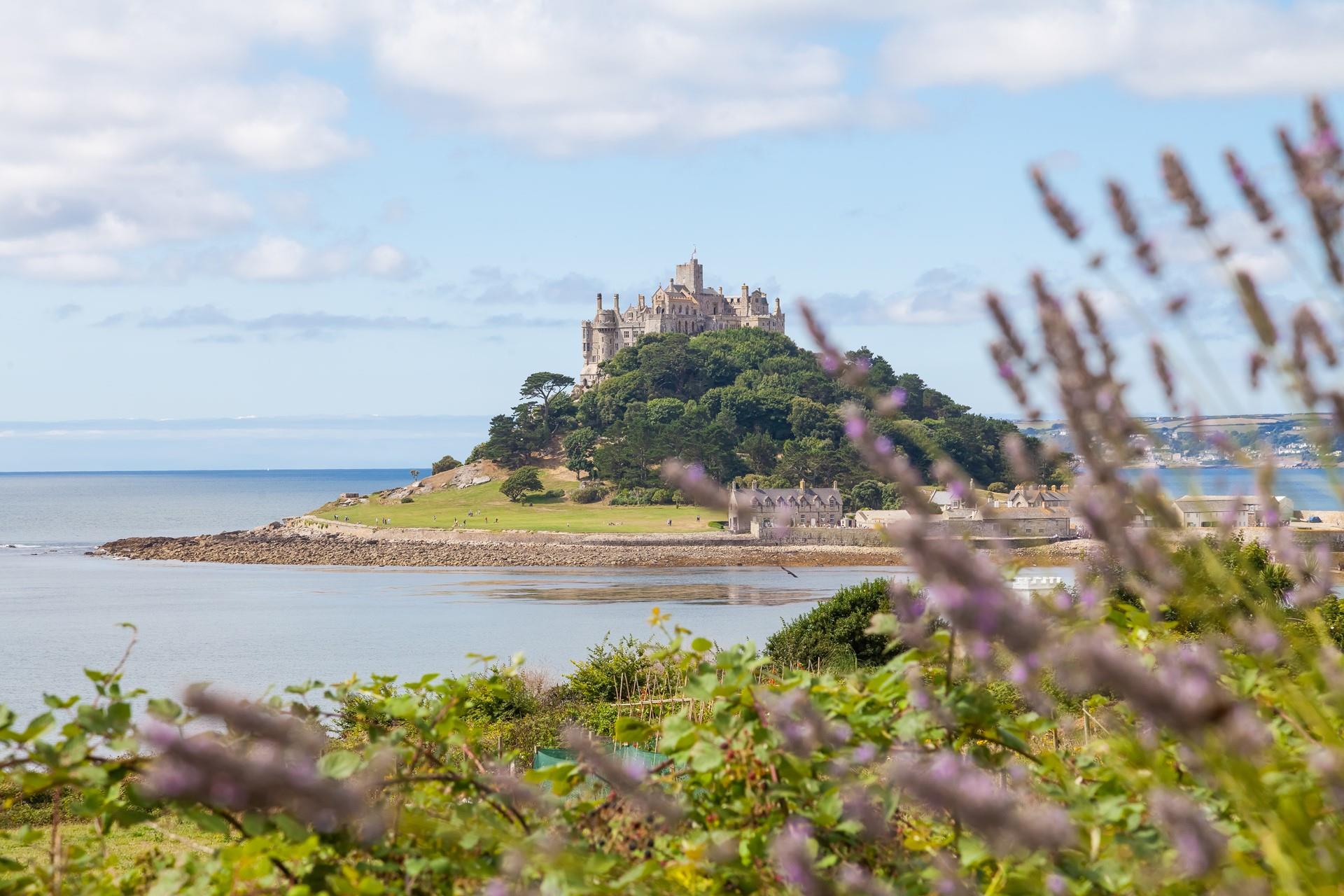 Breathtaking views of the iconic St Michael's Mount from the garden. 