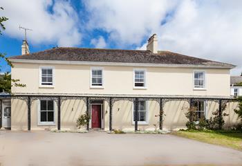 Magnificent Old Eastcliffe House is set in its own beautiful garden in the heart of Marazion.