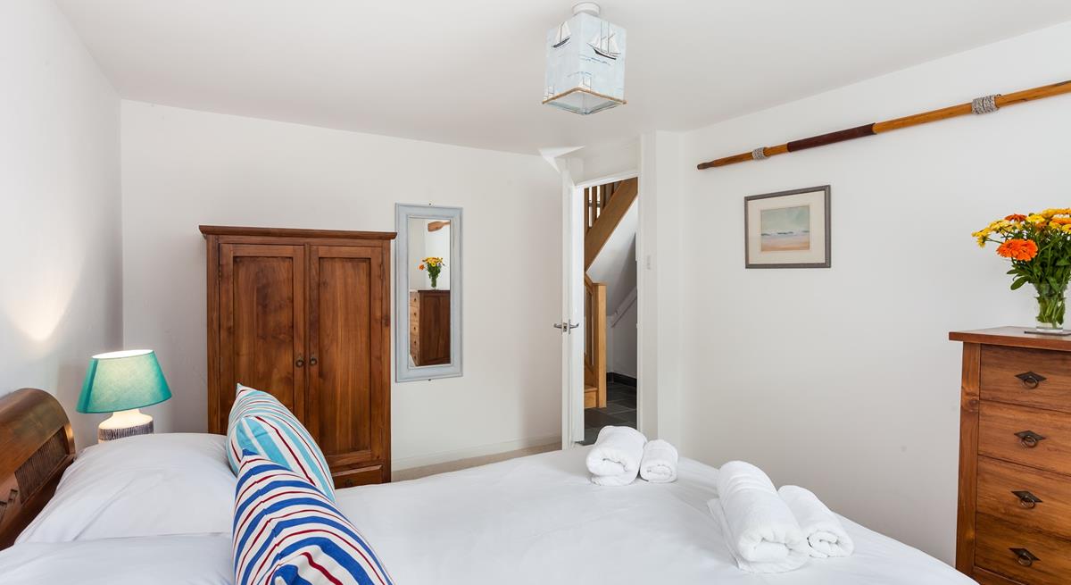 Treat yourselves to breakfast in bed, enjoying the tranquillity of Lamorna Cove. 