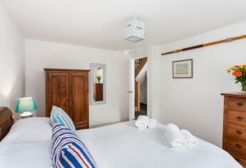 Treat yourselves to breakfast in bed, enjoying the tranquillity of Lamorna Cove. 