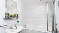 Warm up your towel on the heated rail whilst you luxuriate in the bath. 