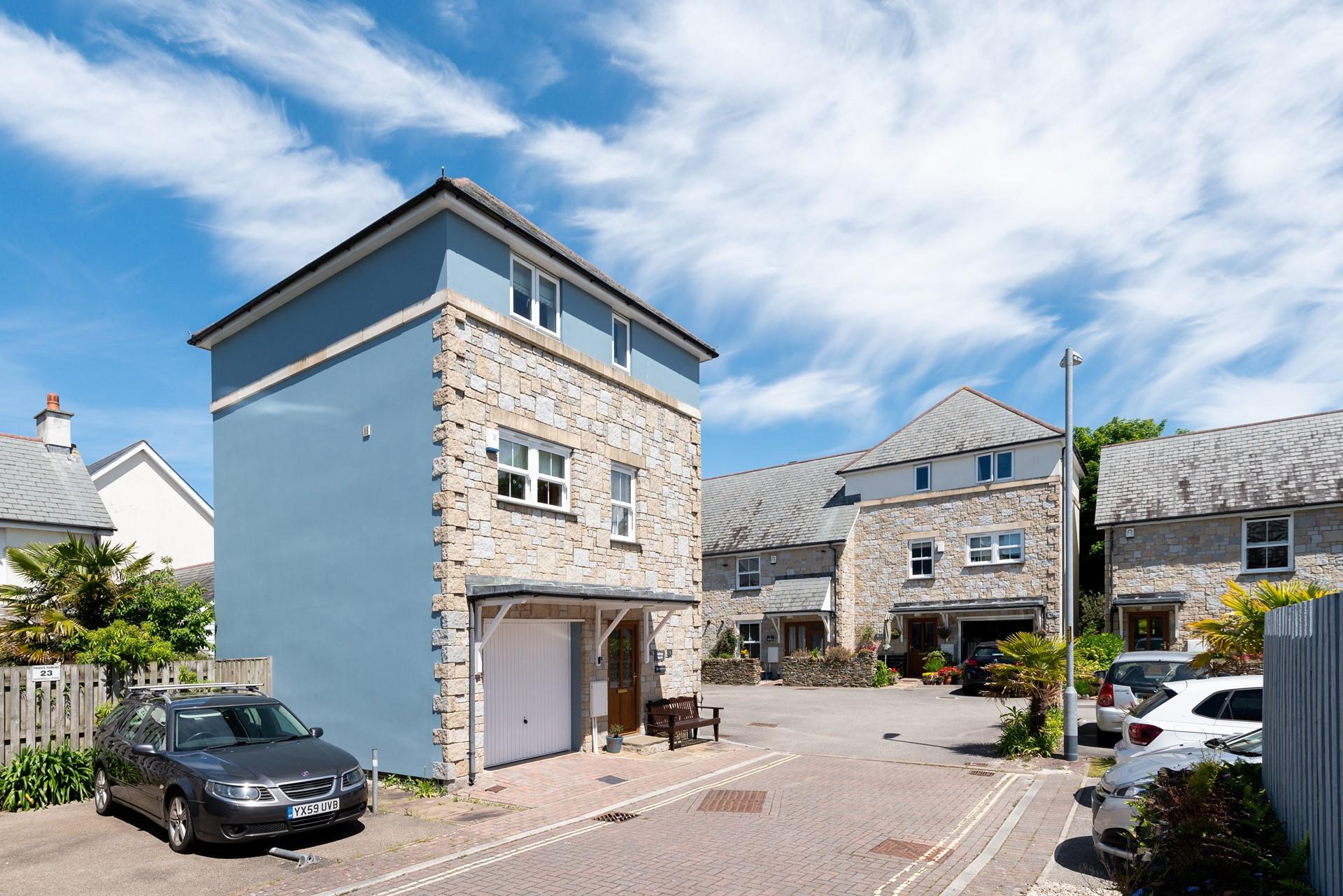 Salting Seacret is good for any time of year with its close location to beautiful St Ives, but away from the hustle and bustle.