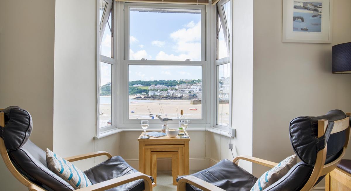 Relax with a glass of your favourite tipple, while overlooking the blue waters of St Ives harbour.