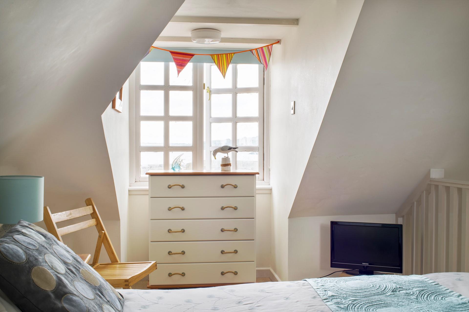 Wake up, look out your window at the ocean and get ready for another beach day.