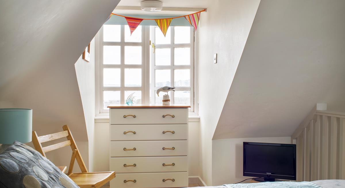 Wake up, look out your window at the ocean and get ready for another beach day.