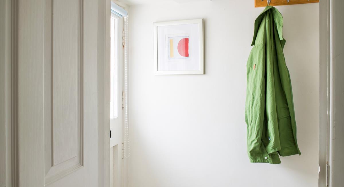 Located in Downalong, all the beaches, shops and restaurants are just a short stroll away.