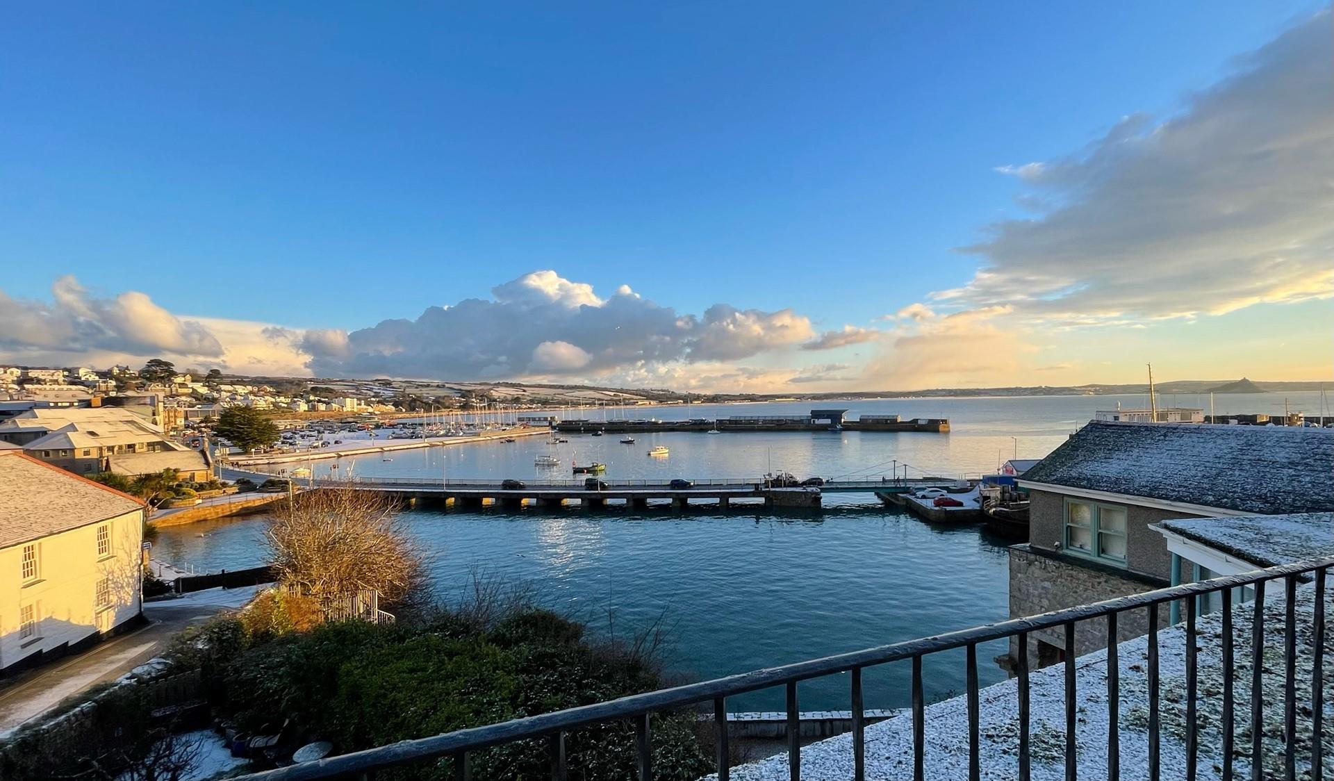 Sea and Sky is just as beautiful on wintery mornings!