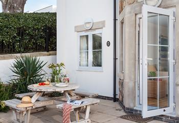 Take a seat at the picnic table on the spacious patio and enjoy lunch al fresco. 